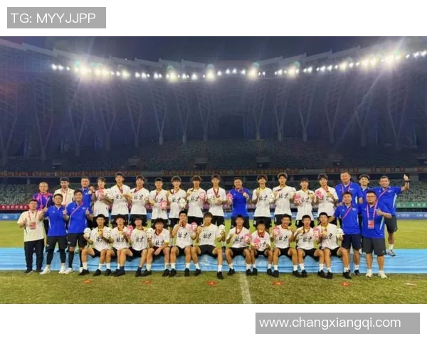 全运会精彩回顾：深圳足球队默契配合展现团队精神与竞技水平